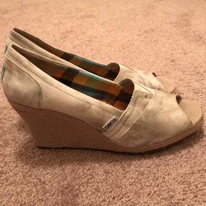 Toms wedges